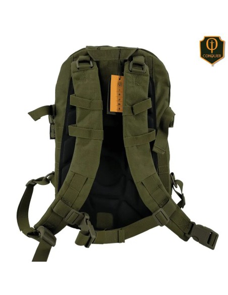 mochila-cvs-tan-conquer-usada-por-persona