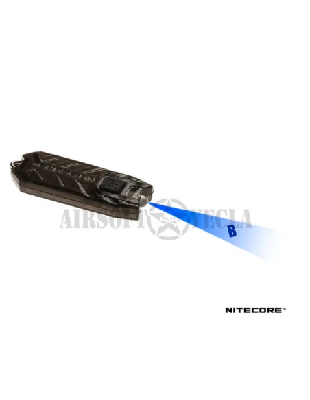 linterna-tube-bl-nitecore-usada-en-exterior
