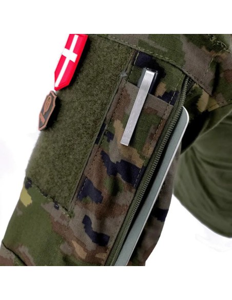 detalle-uniforme-conquer-ecr-mc