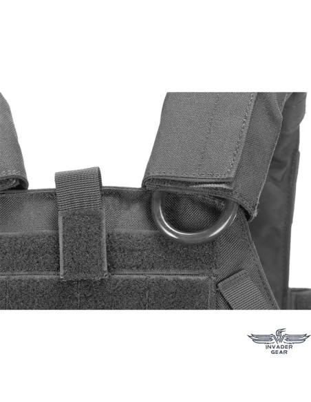 chaleco-negro-invader-gear-6094a-rs-en-accion