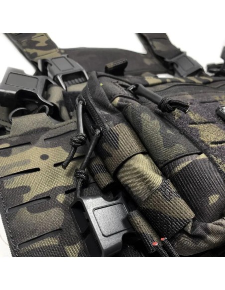 conquer-titan-chest-rig-mcbk-in-use-outdoor